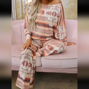 Multicolor Print Lounge Set